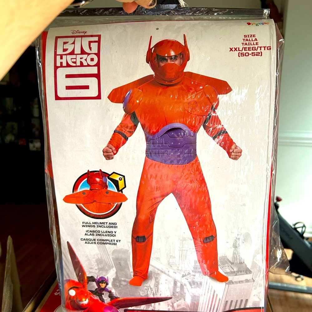 BRAND NEW Baymax XXL costume